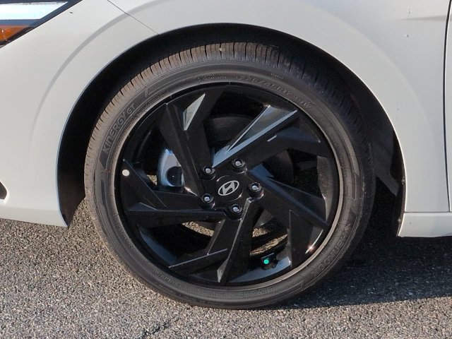 New 2026 Hyundai Elantra SEL Sport FWD image 11