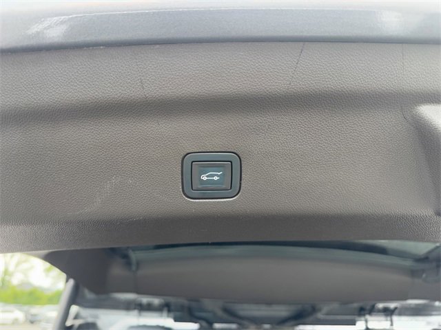 Used 2021 GMC Yukon XL Denali w/ Denali Premium Package image 20