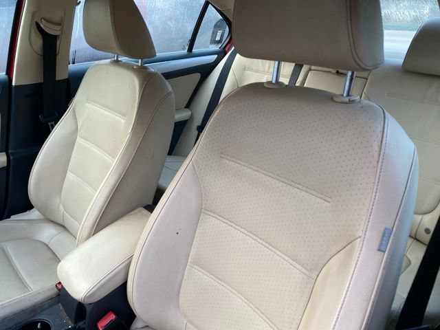 Used 2013 Volkswagen Jetta SE FWD image 19