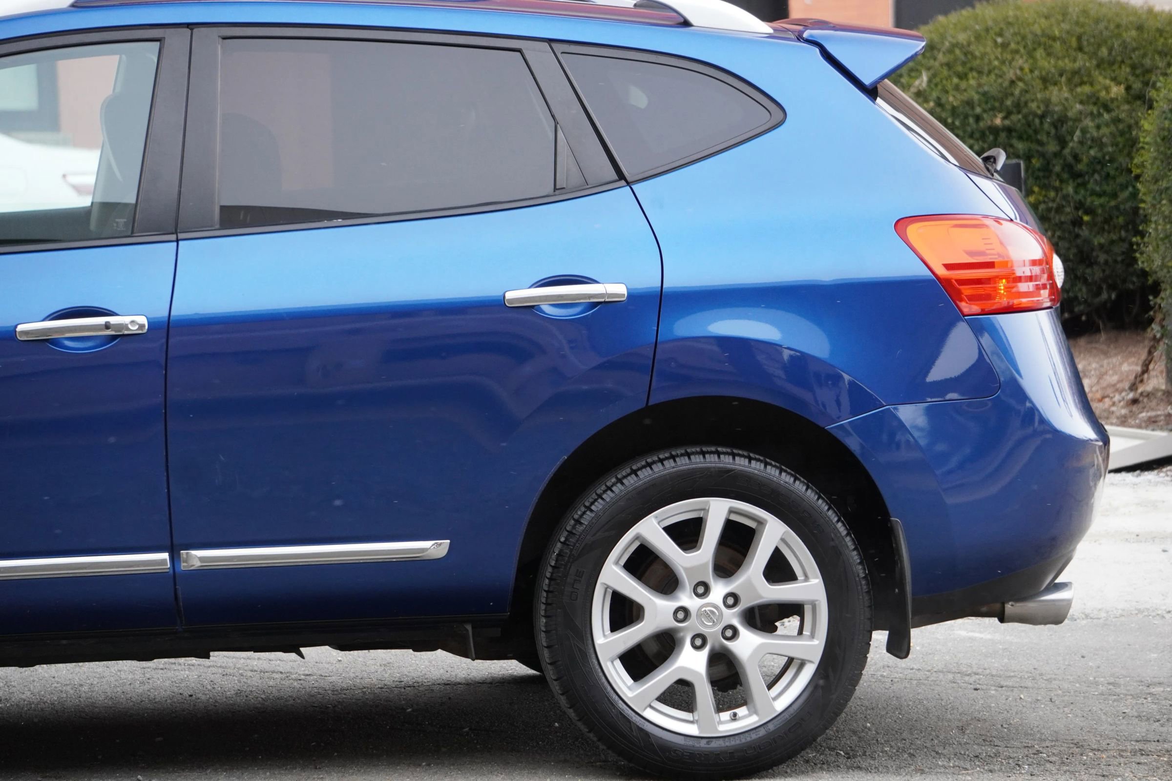 Used 2011 Nissan Rogue SV w/ SL Pkg image 33