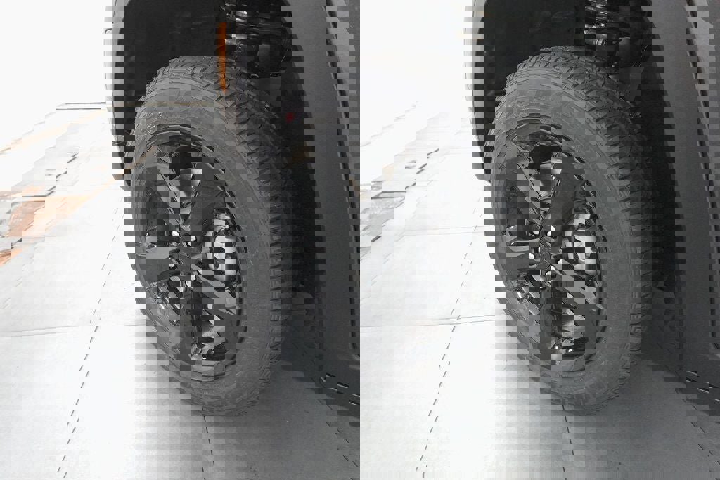 New 2025 Jeep Grand Cherokee L Altitude image 29