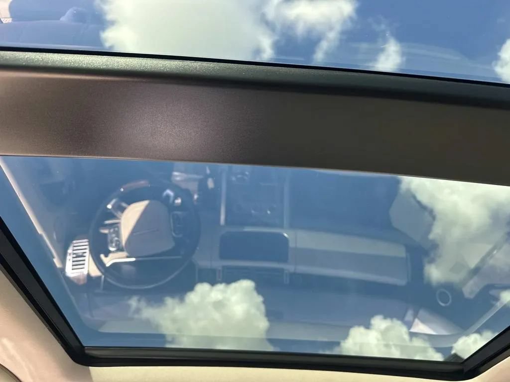 Used 2017 Land Rover Range Rover Supercharged AWD/4WD image 18