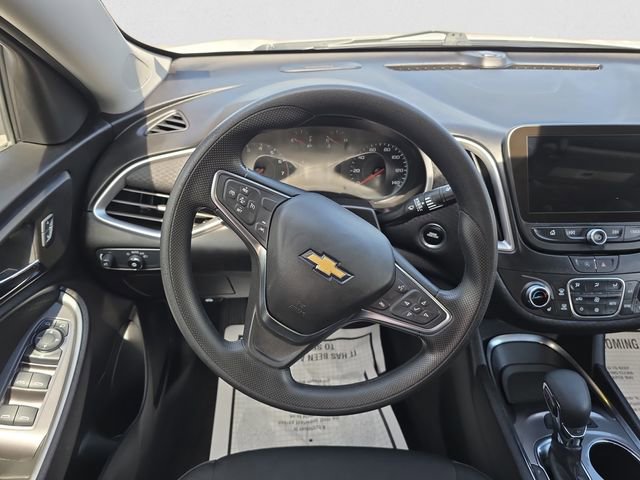 Used 2025 Chevrolet Malibu LT FWD image 12