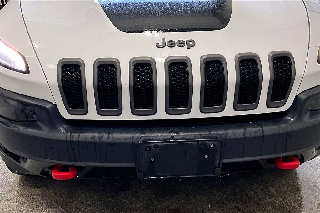 Used 2016 Jeep Cherokee Trailhawk w/ Leather Interior Group AWD/4WD image 32