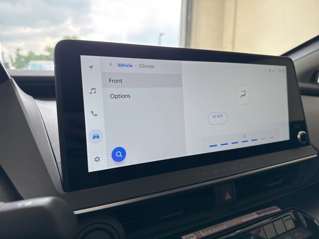 Used 2025 Toyota Prius LE image 29
