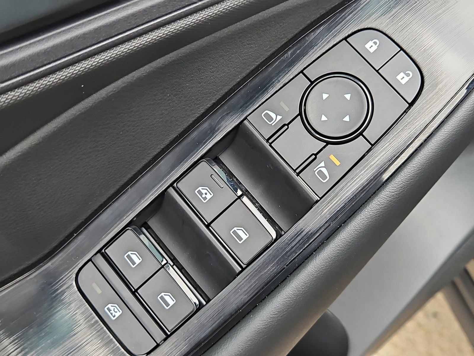 Certified 2026 Nissan Rogue S FWD image 24