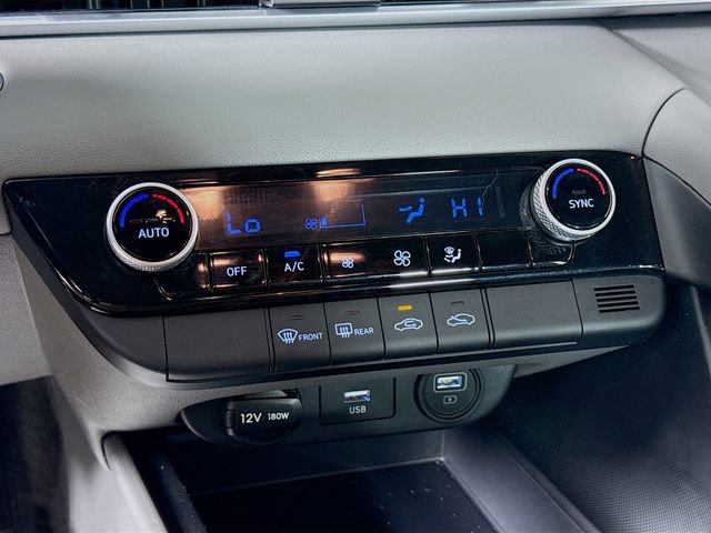 Used 2023 Hyundai Elantra SEL image 15