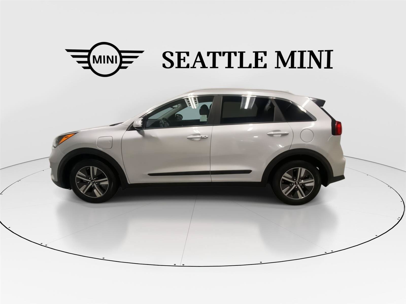 Used 2020 Kia Niro EX FWD image 7