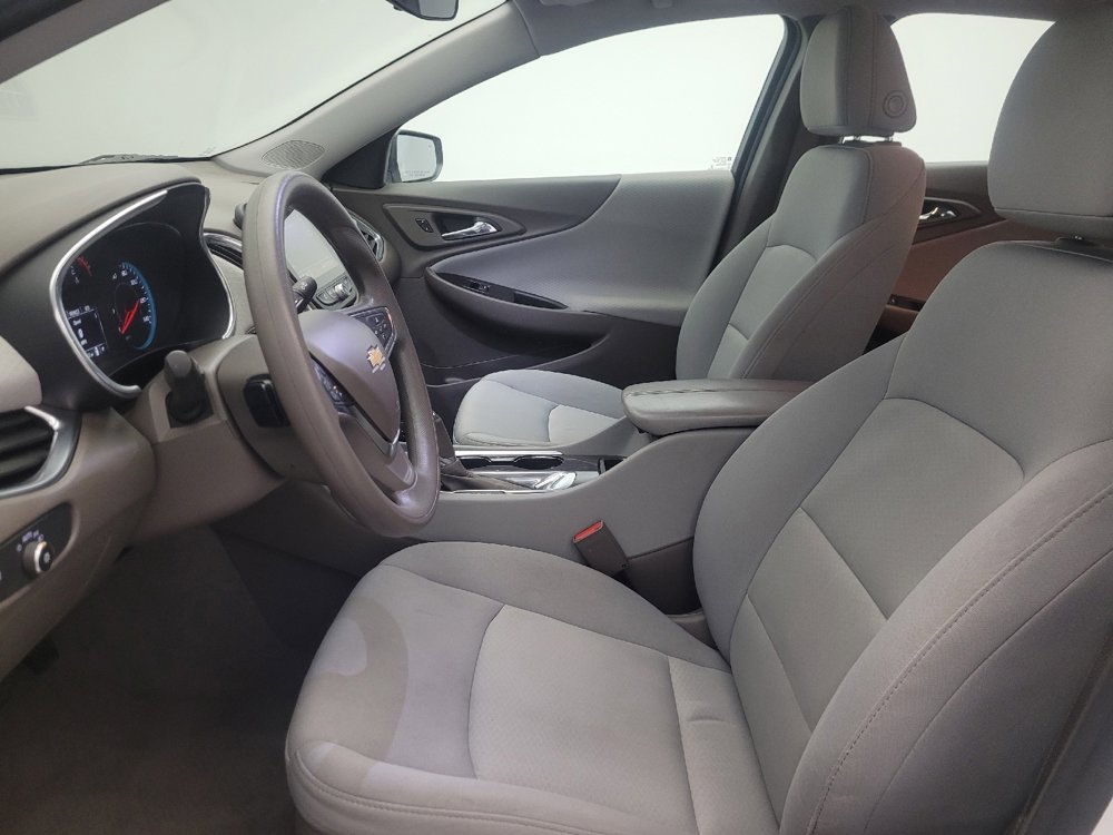 Used 2020 Chevrolet Malibu LT FWD image 17