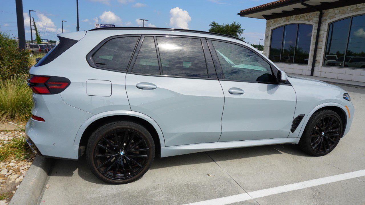 Used 2025 BMW X5 sDrive40i w/ M Sport Package RWD image 5