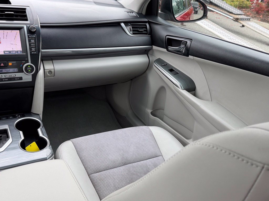 Used 2012 Toyota Camry XLE w/ Leather Pkg FWD image 20