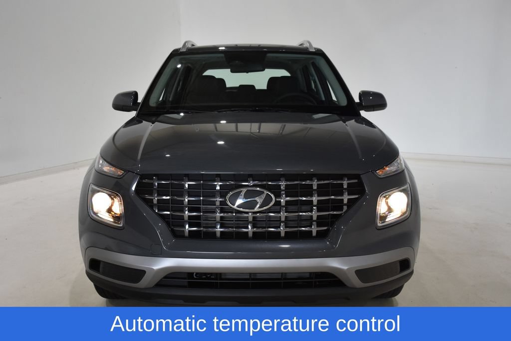 New 2026 Hyundai Venue SEL FWD image 2