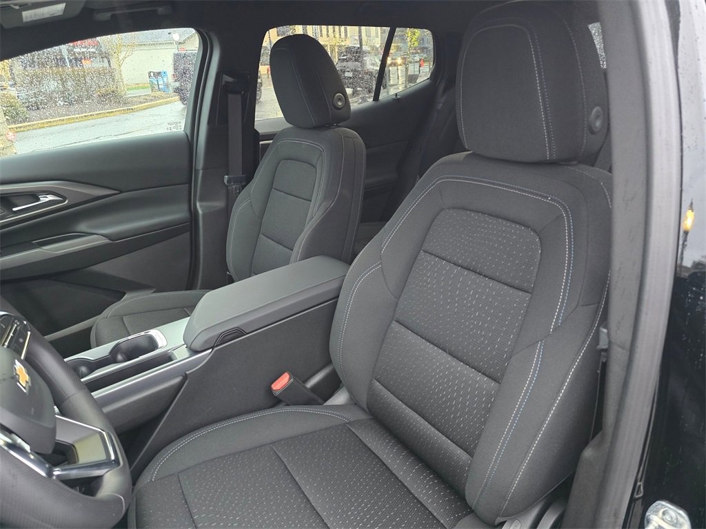 Used 2025 Chevrolet Equinox EV LT w/ Convenience Package image 21