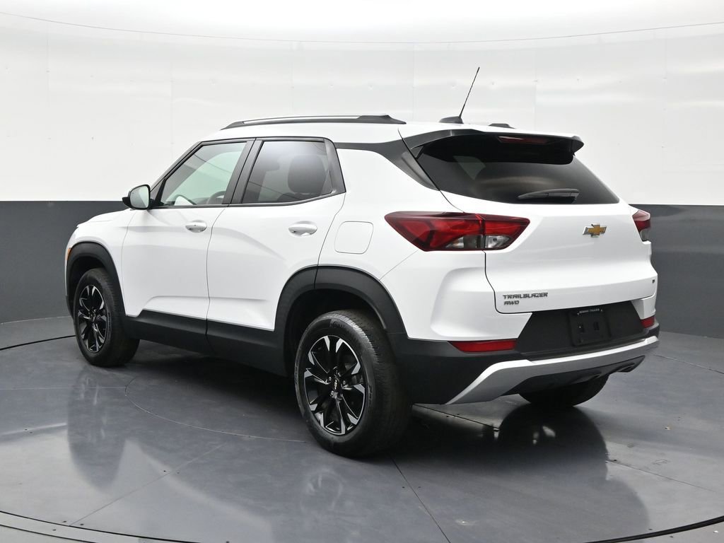 Used 2023 Chevrolet TrailBlazer LT w/ Convenience Package AWD/4WD image 3