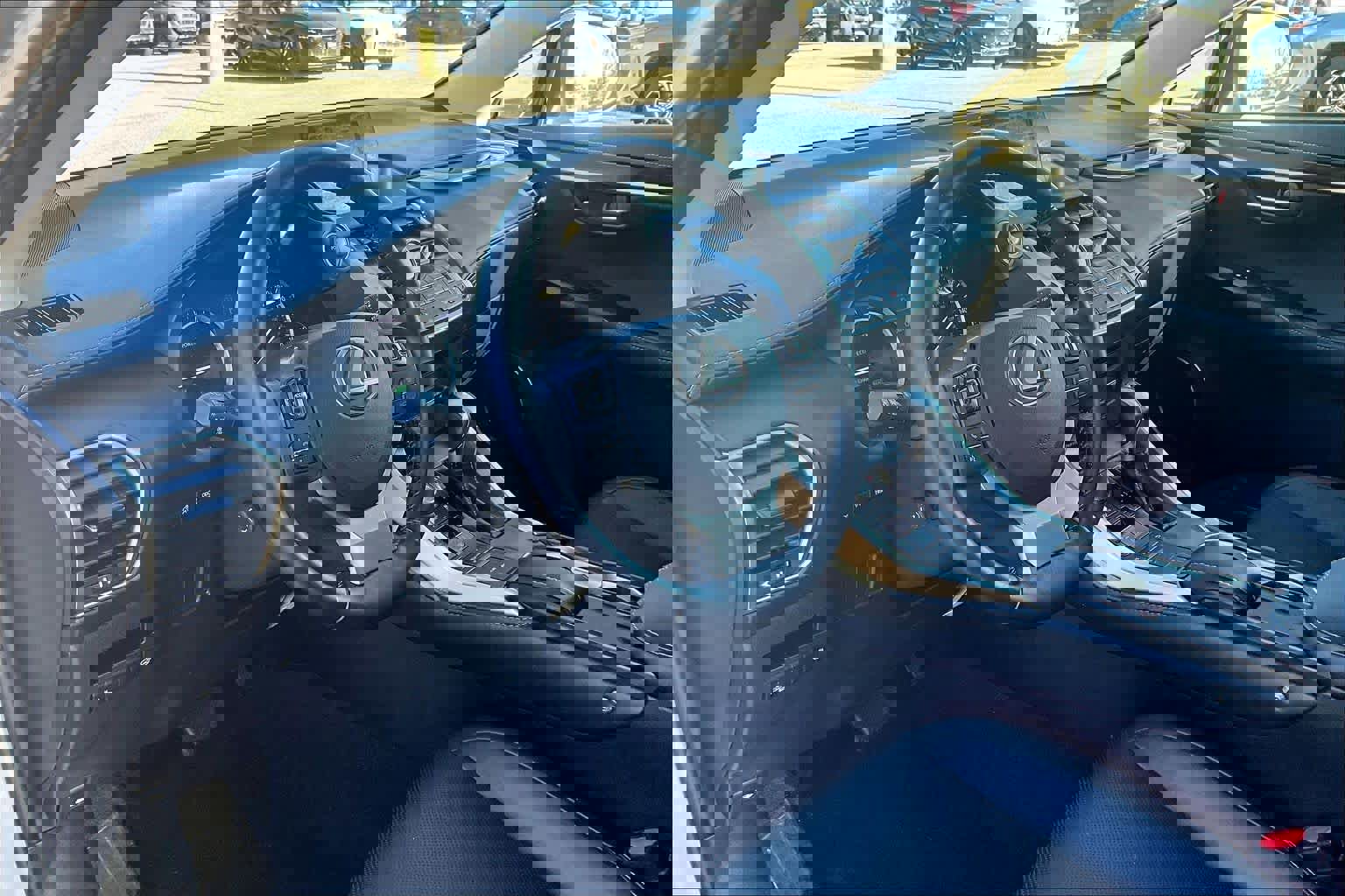 Used 2015 Lexus NX 300h AWD w/ Luxury Package image 19