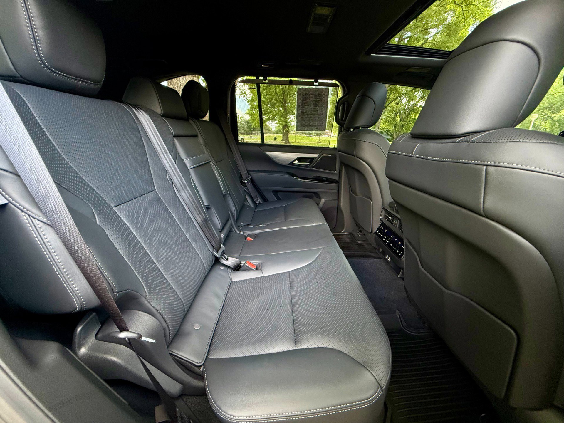 Used 2024 Lexus LX 600 F Sport AWD/4WD image 22