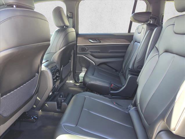 New 2026 Jeep Grand Cherokee L Limited RWD image 10