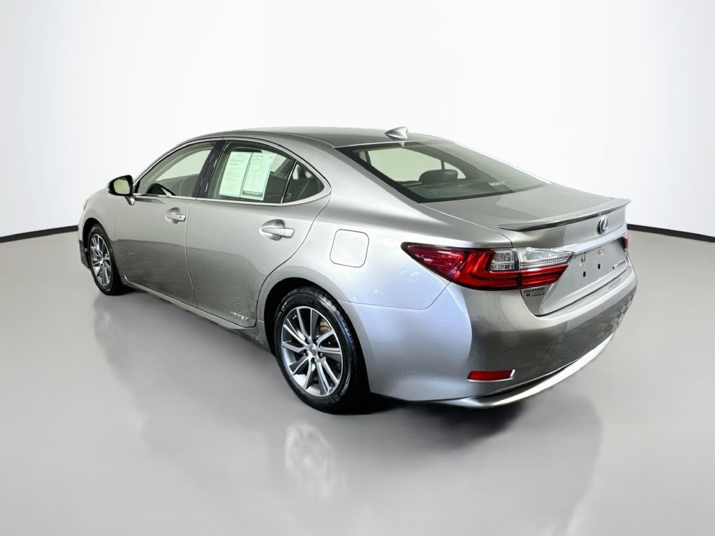 Used 2016 Lexus ES 300h FWD image 6