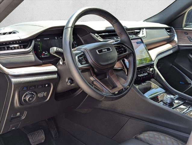 Used 2023 Jeep Grand Cherokee Summit w/ Advanced Protech Group IV AWD/4WD image 10