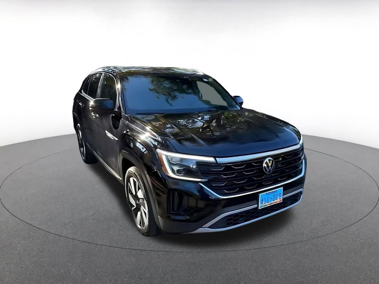 Used 2025 Volkswagen Atlas Cross Sport SE image 3