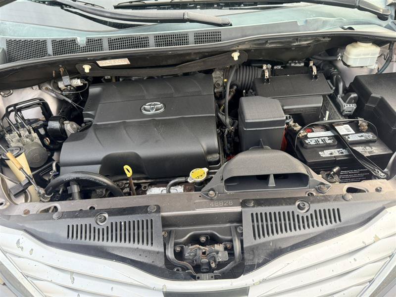 Used 2013 Toyota Sienna Limited w/ Premium Pkg FWD image 42