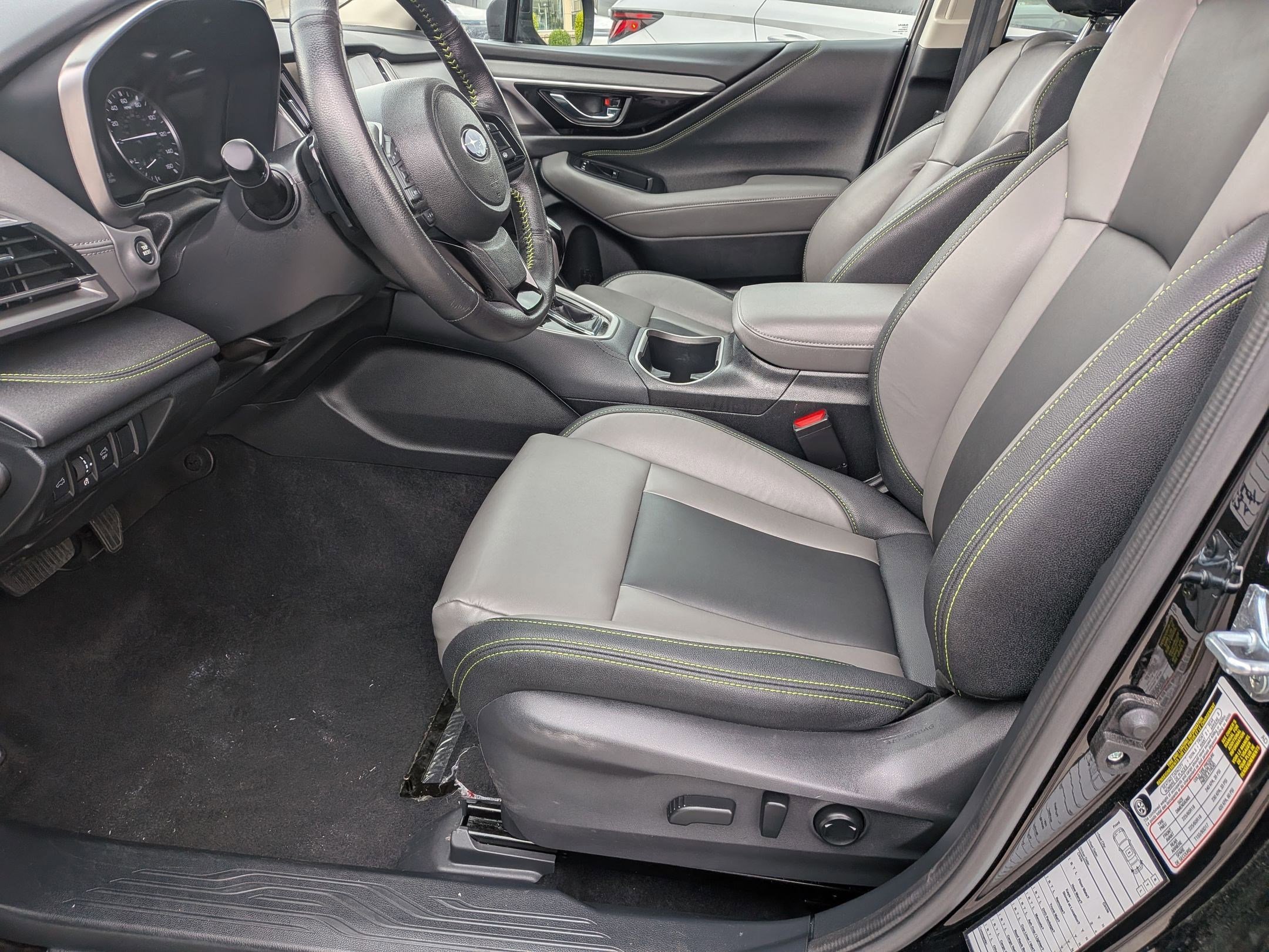 Used 2025 Subaru Outback Onyx Edition AWD/4WD image 17