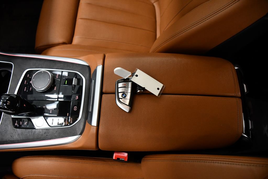 Used 2022 BMW X7 xDrive40i w/ Premium Package image 25