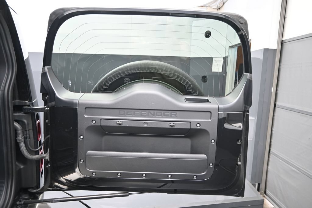 Used 2021 Land Rover Defender 90 X-Dynamic S AWD/4WD image 13