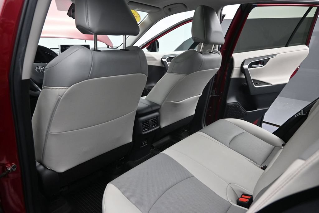 Used 2019 Toyota RAV4 Limited w/ Cold Weather Package AWD/4WD image 15