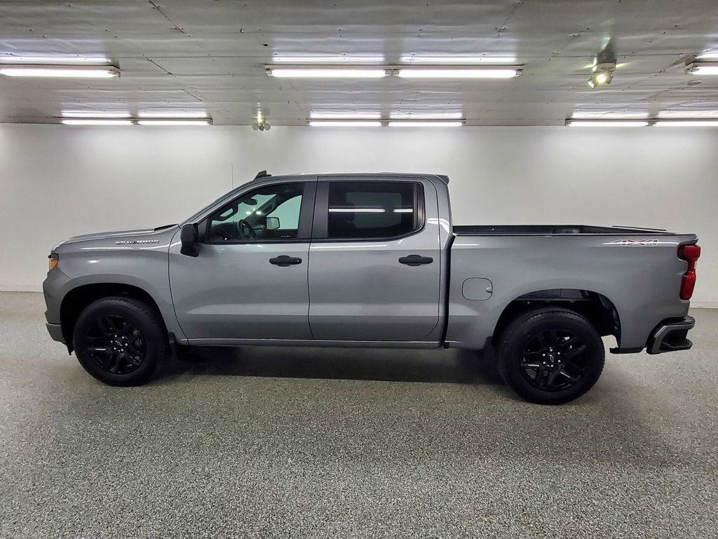 Used 2024 Chevrolet Silverado 1500 Custom image 9