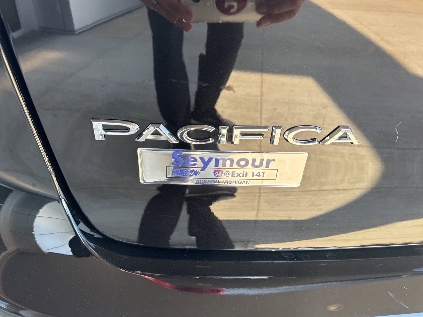 Used 2024 Chrysler Pacifica Touring-L FWD image 14