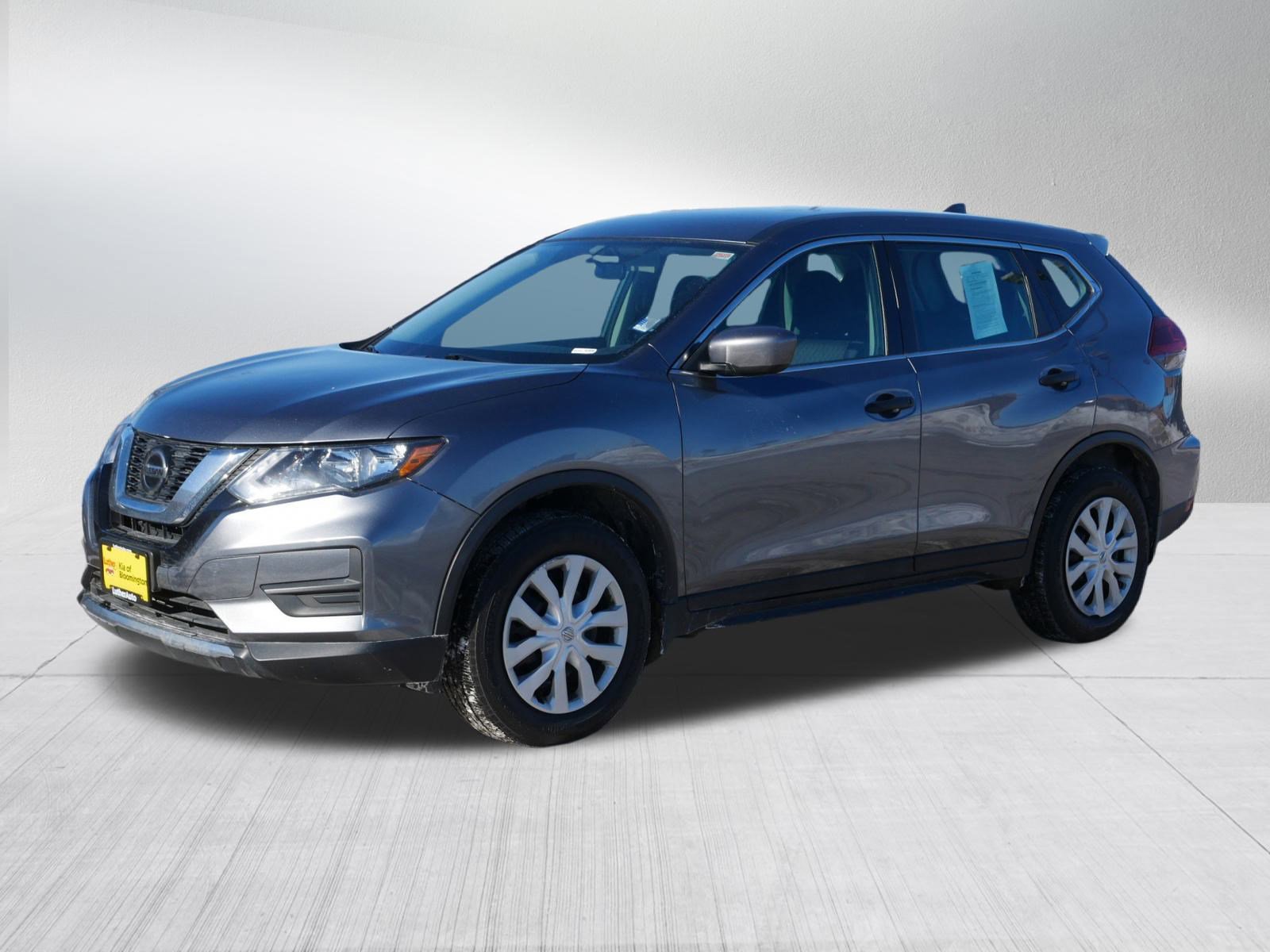 Used 2018 Nissan Rogue S image 3