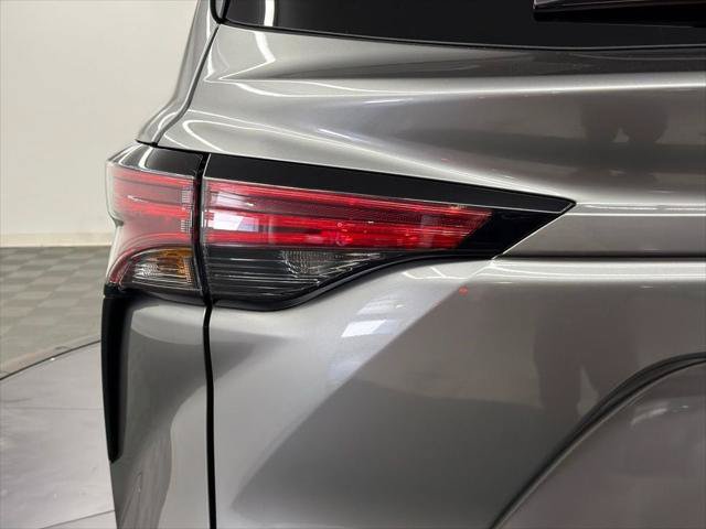 Certified 2026 Toyota Sienna Limited FWD image 13