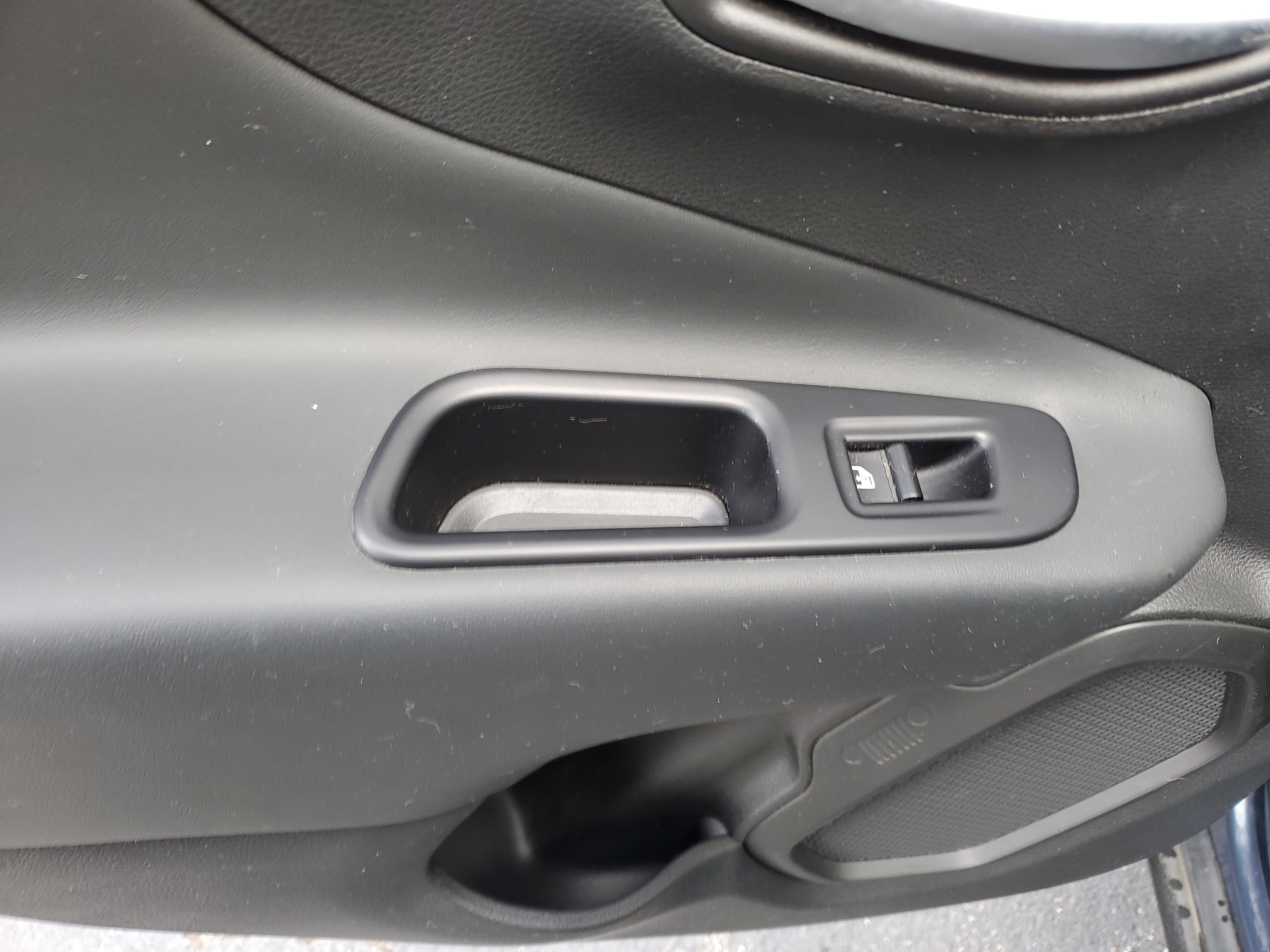 Used 2021 Jeep Renegade Limited image 12