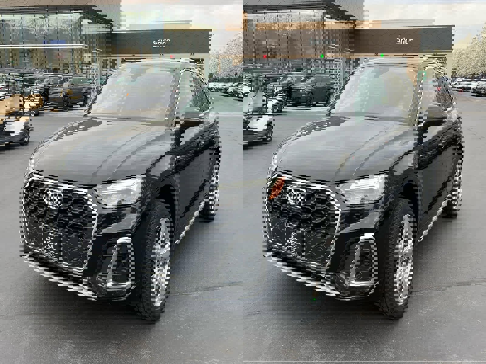 Used 2023 Audi Q5 2.0T Premium Plus w/ Premium Plus Package image 2