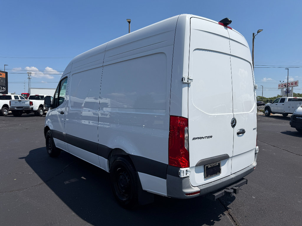 Used 2024 Mercedes-Benz Sprinter 2500 image 8