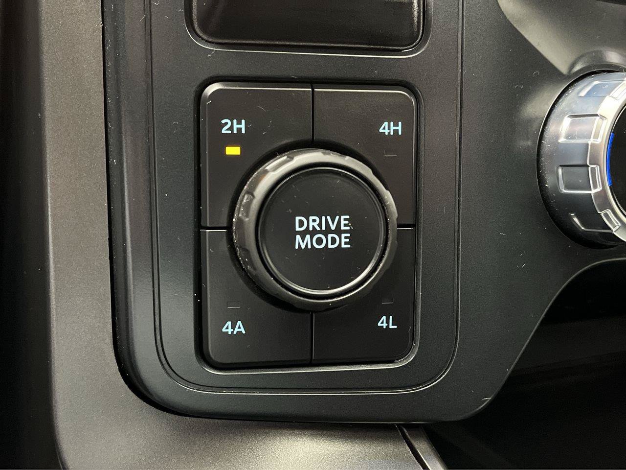 Used 2025 Ford F150 Lariat AWD/4WD image 20