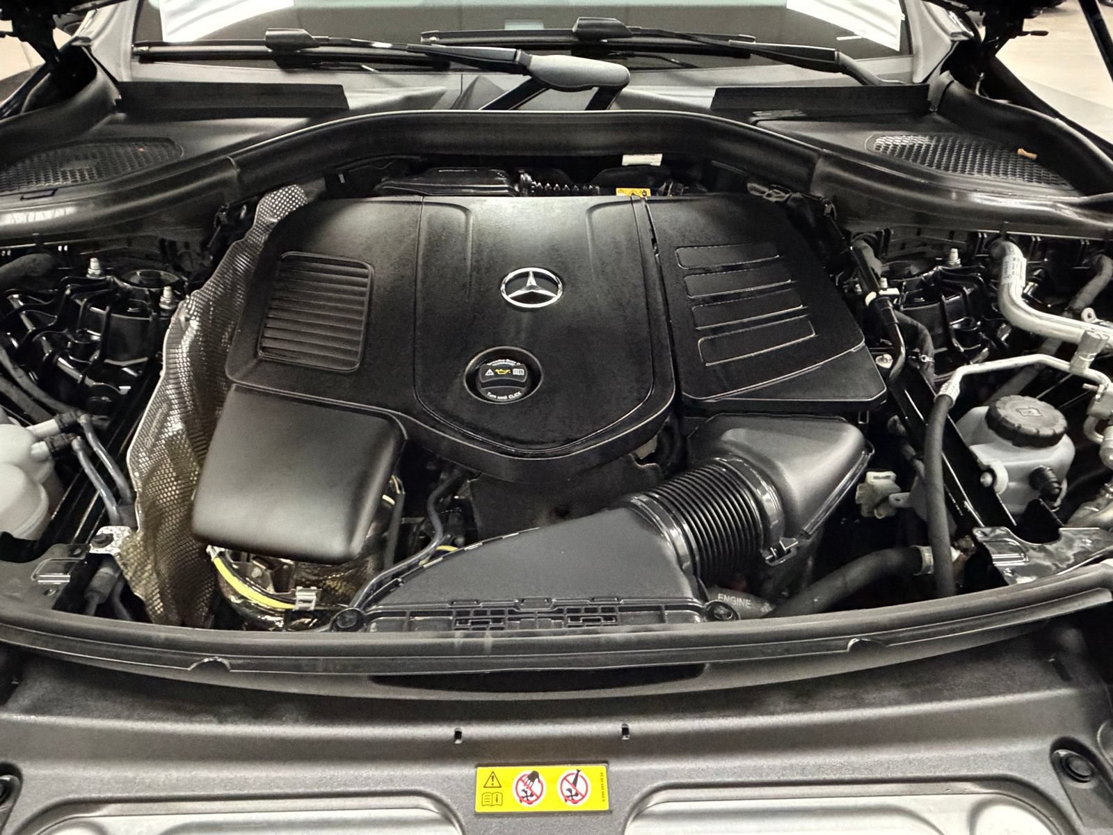 Used 2025 Mercedes-Benz GLC 350e 4MATIC image 41