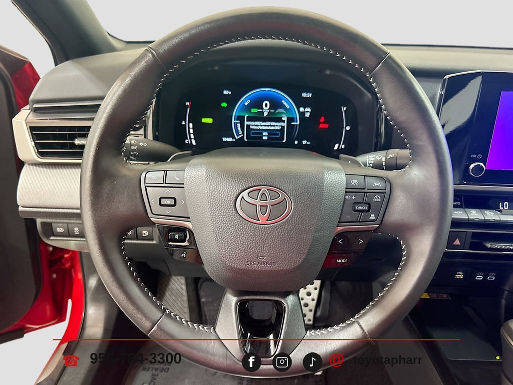 Used 2025 Toyota Camry SE w/ Convenience Package FWD image 10
