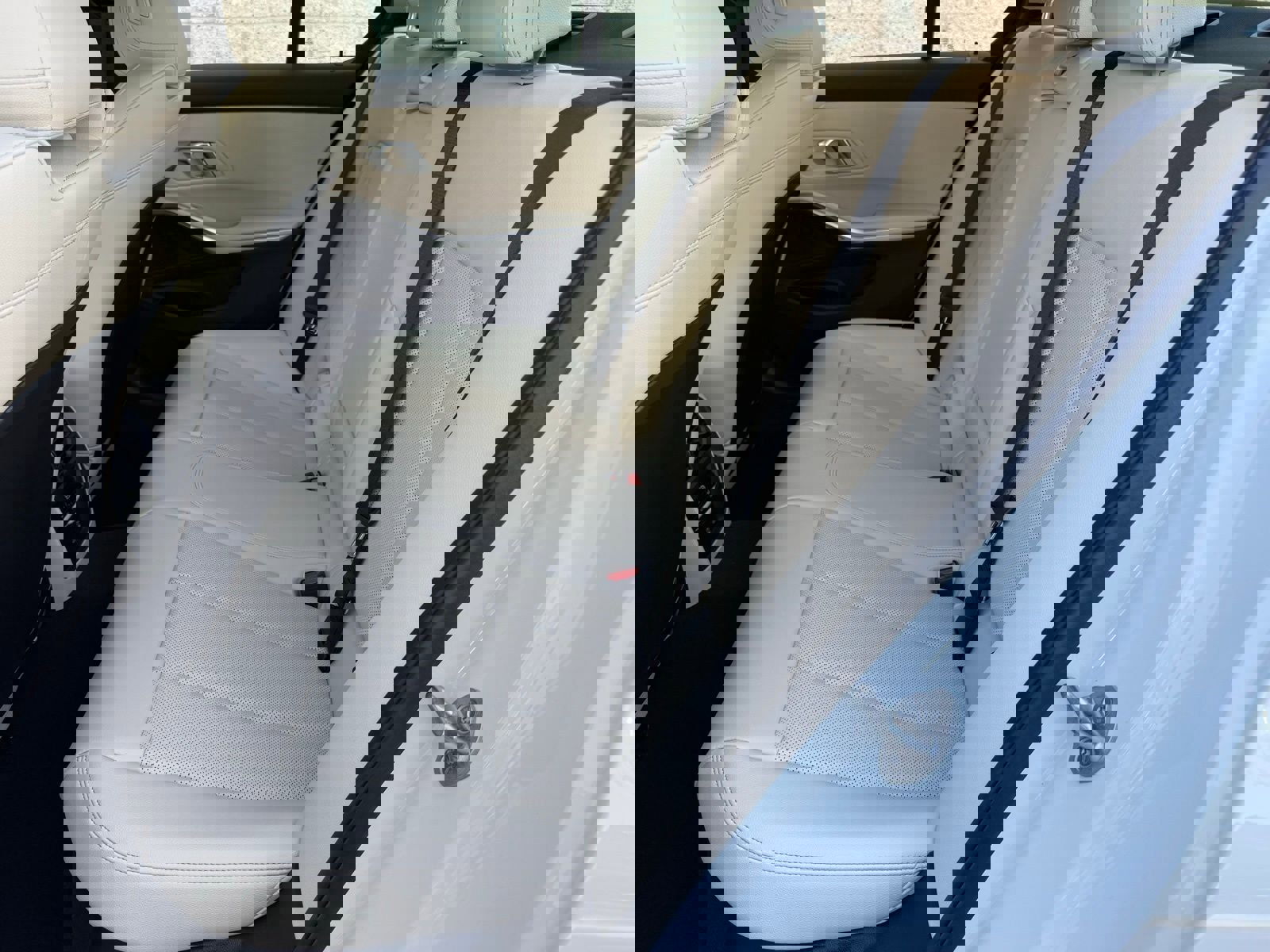 New 2026 BMW 330i Sedan w/ Driving Assistance Package image 28