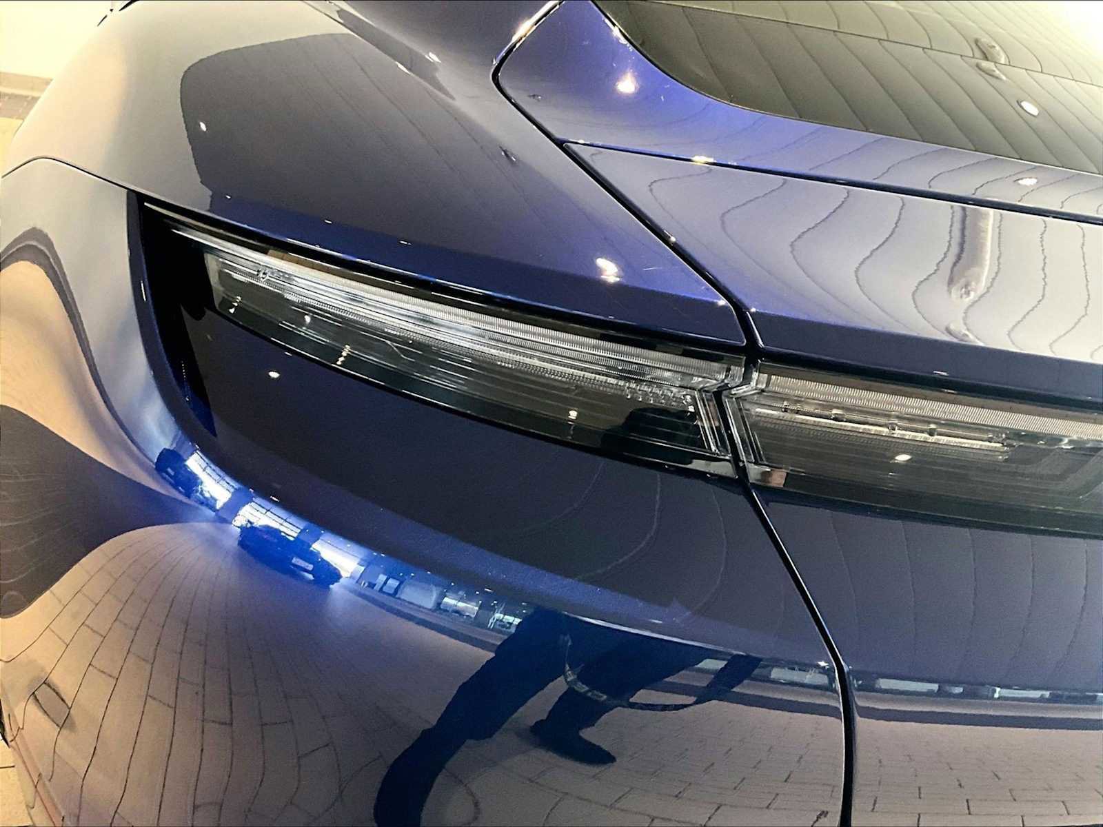 Used 2021 Porsche Taycan 4S image 33