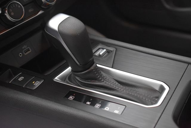Used 2025 Nissan Kicks S AWD/4WD image 21