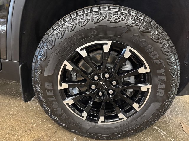 Used 2025 Chevrolet Traverse Z71 w/ Driver Confidence Package image 9