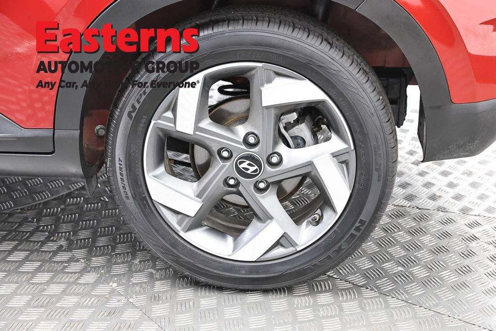 Used 2025 Hyundai Venue Limited FWD image 34