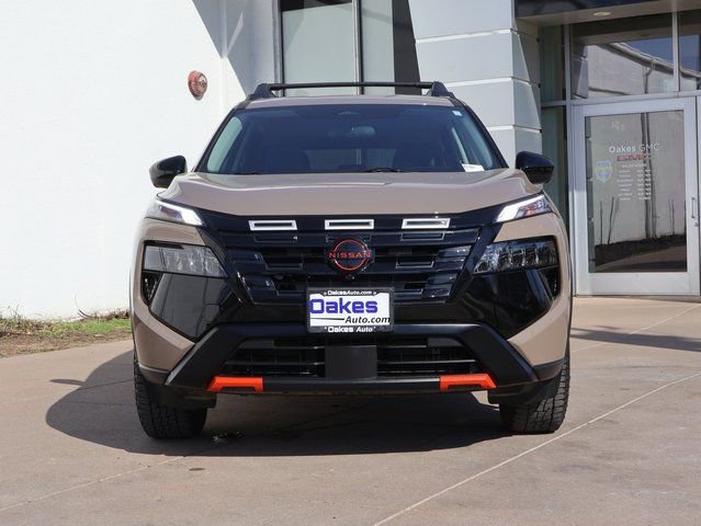 Used 2026 Nissan Rogue SV image 3