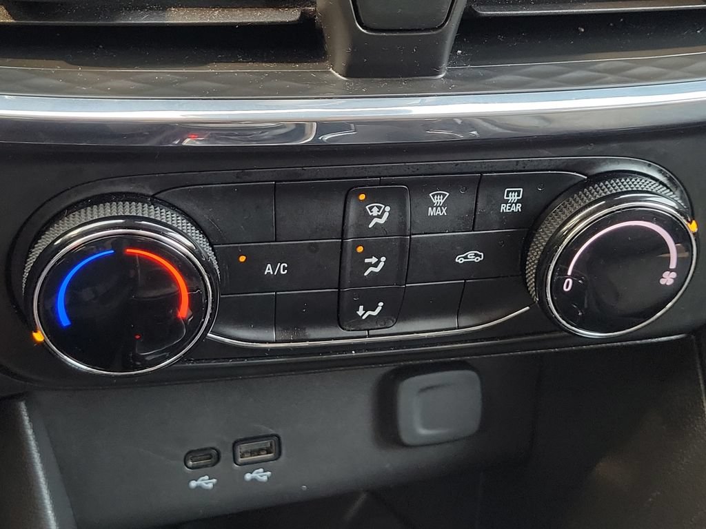 Used 2025 Buick Encore GX Preferred FWD image 16