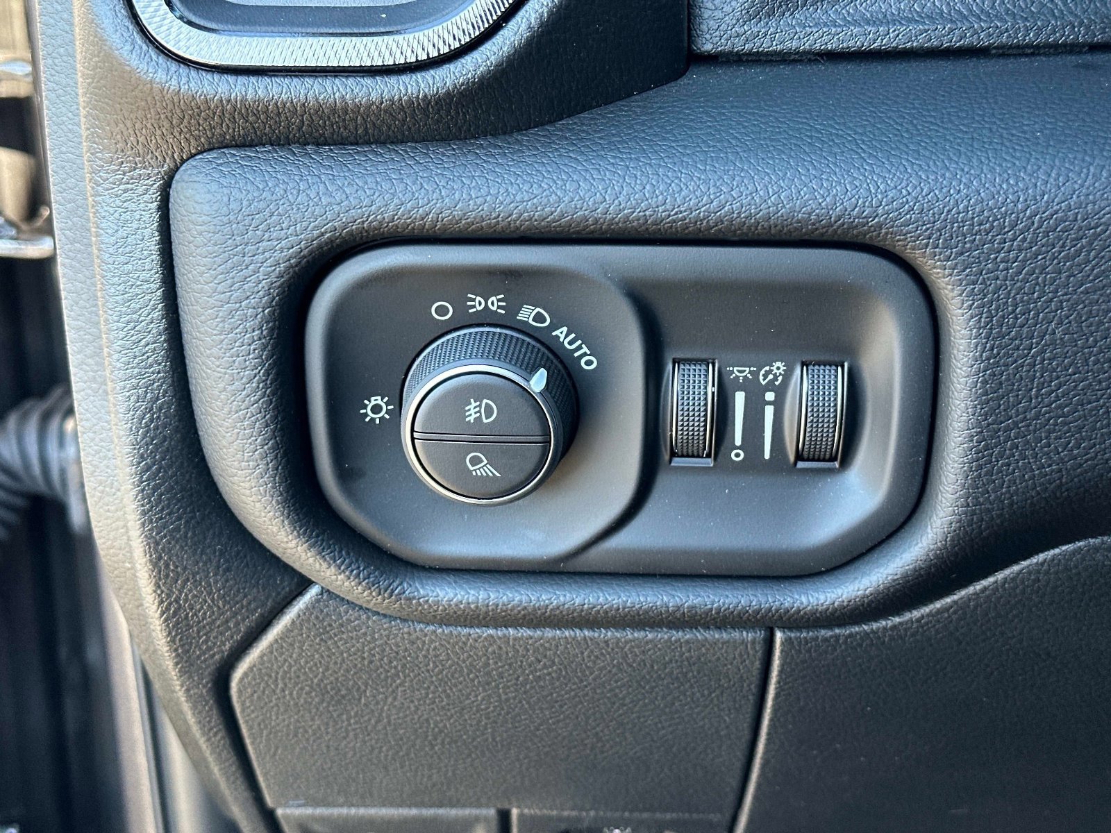 New 2026 RAM 2500 Rebel w/ Rebel Level 1 Equipment Group image 32