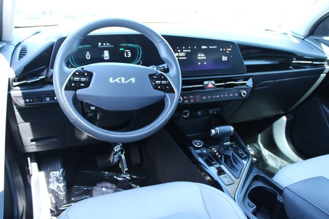 Used 2024 Kia Niro EX FWD image 15