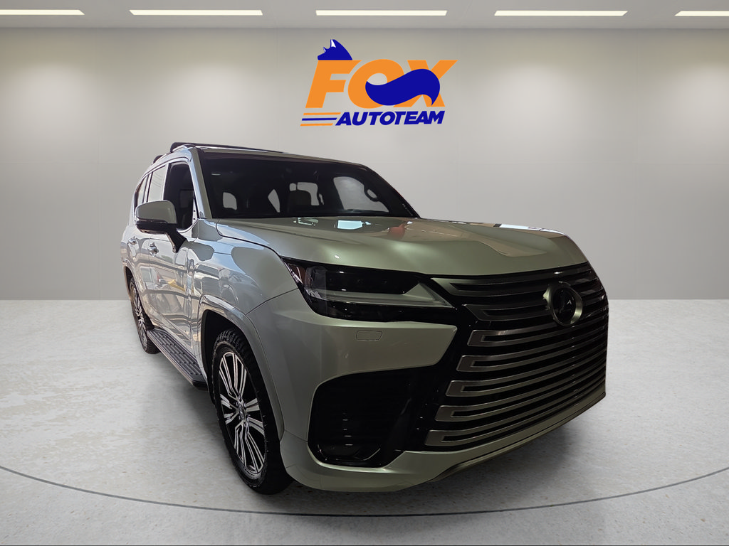 Used 2023 Lexus LX 600 4WD w/ Accessory Package (Z1) image 4