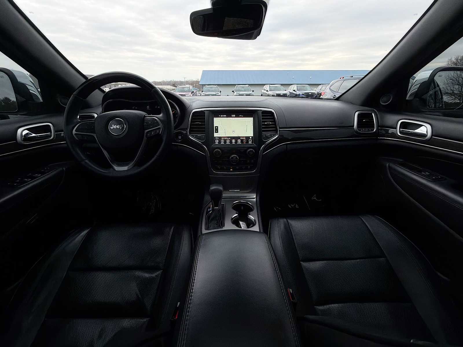 Used 2018 Jeep Grand Cherokee Overland image 12